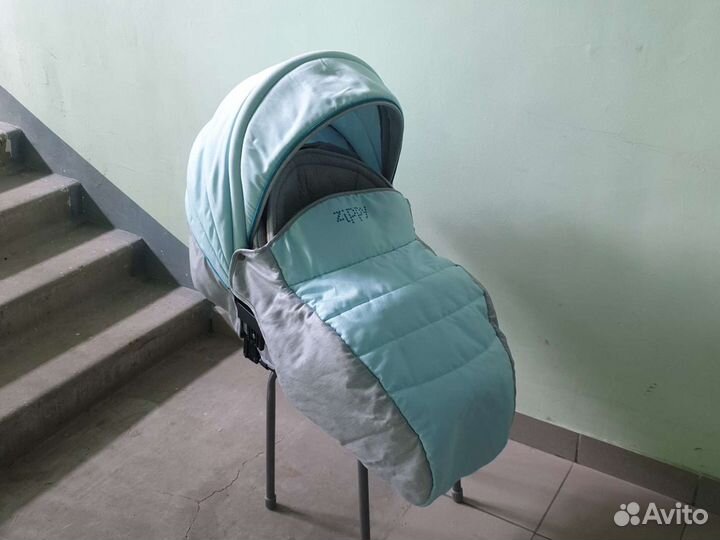 Коляска 3 в 1 zippy viva голубая в отличном сост
