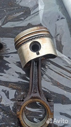 Поршень с шатуном Zaz Chance седан MEM3307 1.3