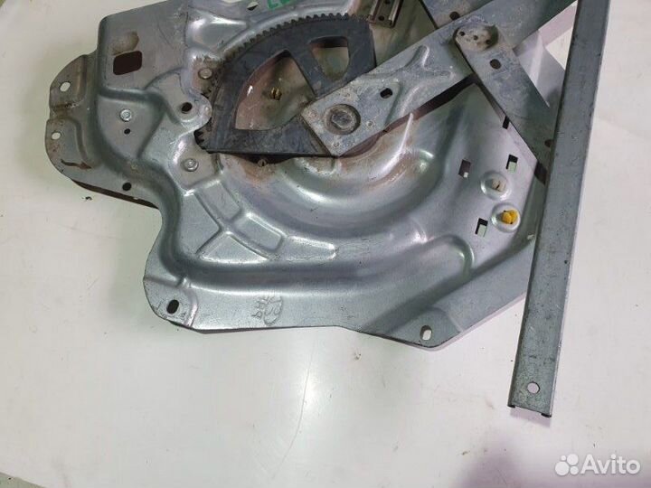 Стеклоподъемник задний правый Hyundai Elantra XD