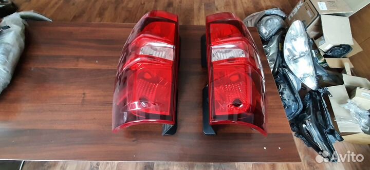 Фонарь задний Chevrolet Tahoe (GMT900) 2006+2014