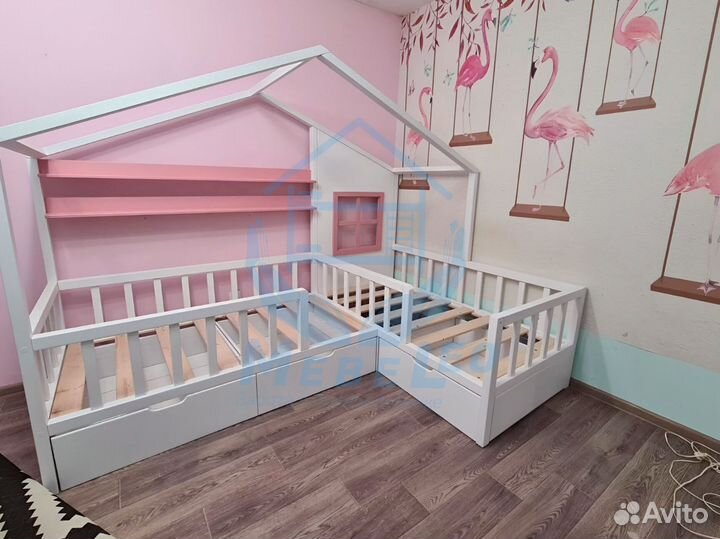 Двухъярусная кровать