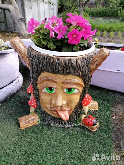 Бетонные вазоны, цветник, кашпо