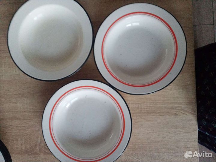 Посуда эмалированная цена за всё. Тарелка,маслёнка