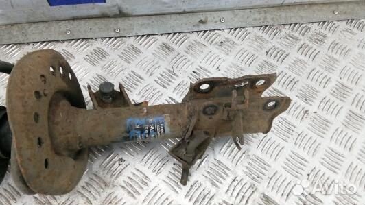 Стойка передняя левая nissan qashqai J10 (PML15K50