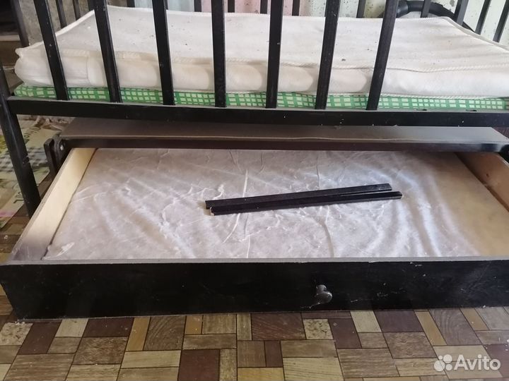 Детская кроватка