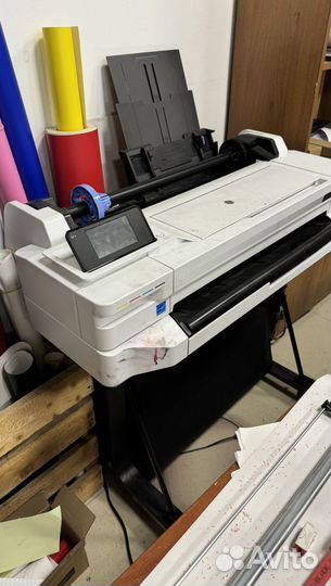 Широкоформатный принтер HP DesignJet T525 24-in