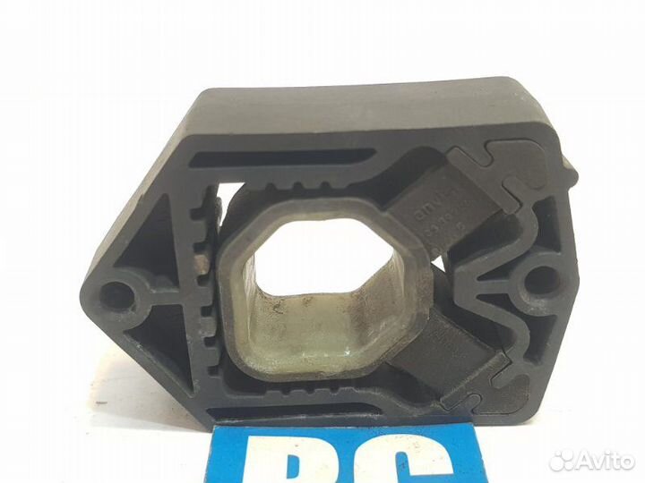 Крепление радиатора Skoda Octavia 2 (A5) 2011