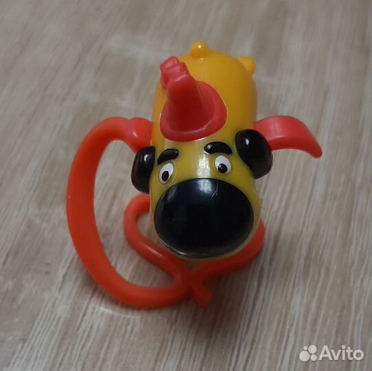 Игрушка из киндера