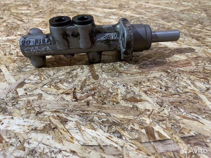 Главный тормозной цилиндр Skoda Fabia 2 07-15