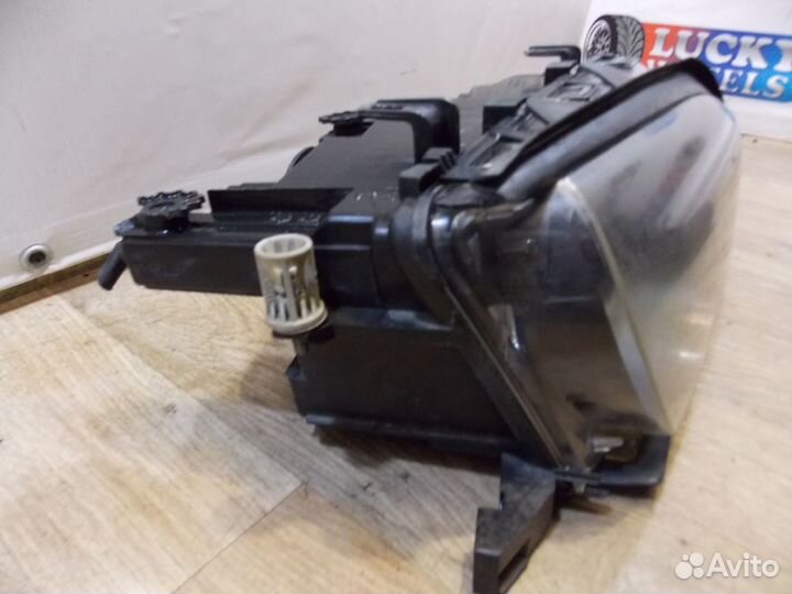 BMW 3 E46 седан, фара правая