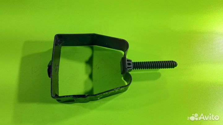 Крепление запасного колеса для Opel Corsa D