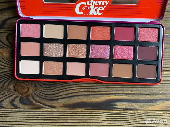 Палетка теней CocaCola x morphe Cherry Coke