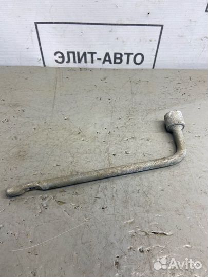 Ключ балонный Nissan Murano Z50 VQ35 2005