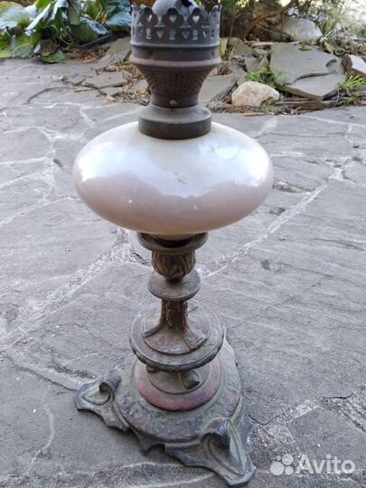 Старинная керосиновая лампа