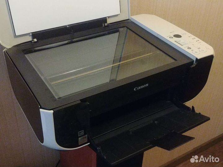 Цветной Струйный мфу Canon pixma MP210