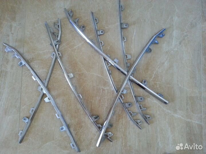 Продам хромированные молдинги решетки радиатора