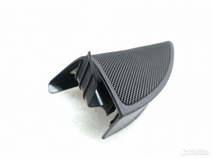 Накладка крепления зеркала передняя левая