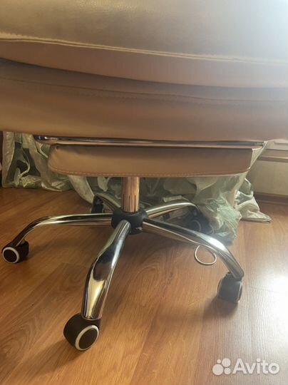 Кресло кожаное для компьютерного стола