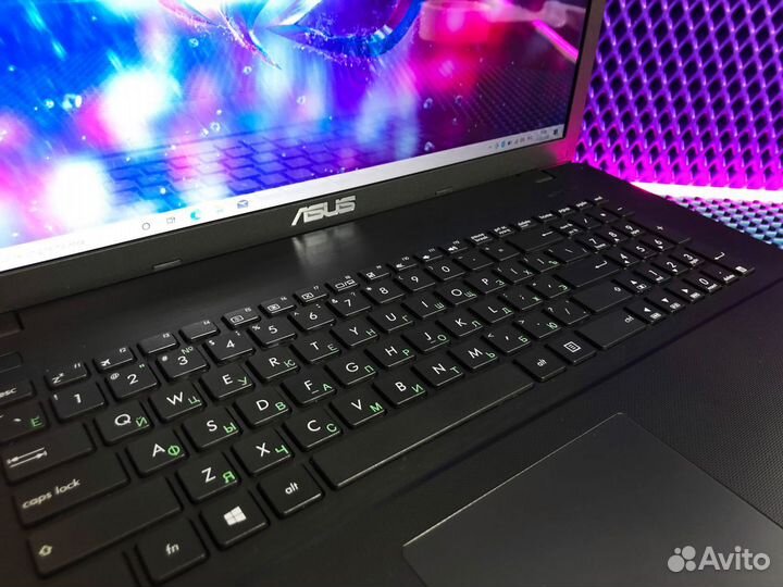 Ноутбук Asus с большим экраном 17.3