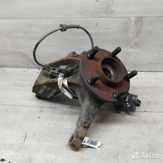 Кулак поворотный правый ступица 1.6i МКПП Ford Foc