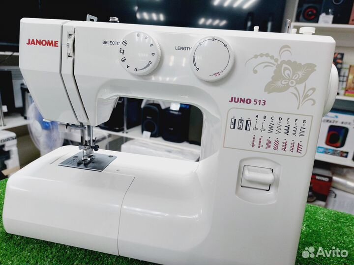 Швейная машина Janome Juno 513