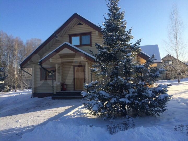 Коттедж 180 м² на участке 10 сот.