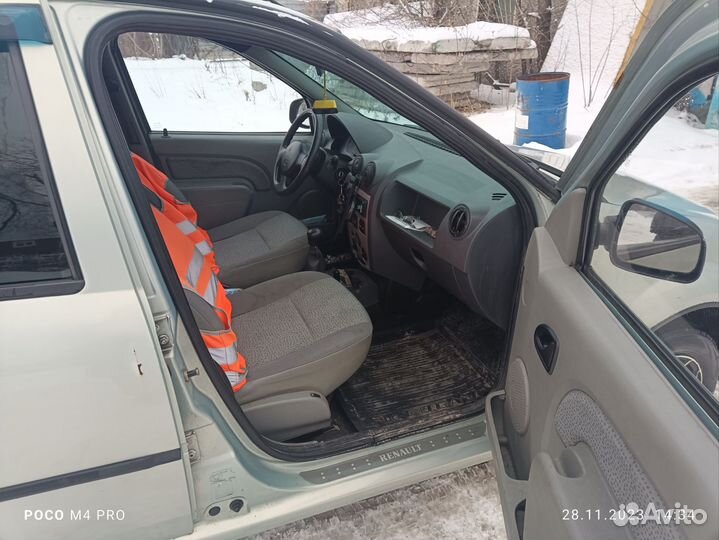 Renault Logan 1.6 МТ, 2006, битый, 290 000 км