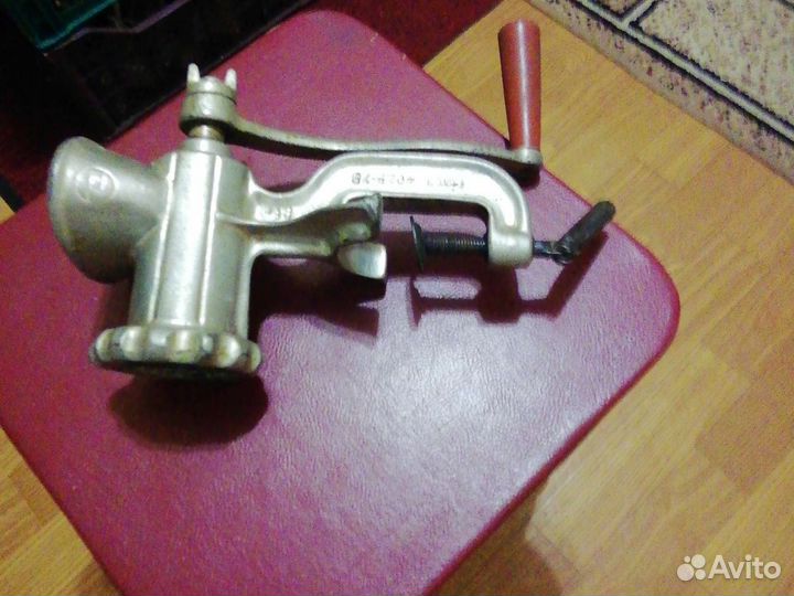 Мясорубка ручная чугунная