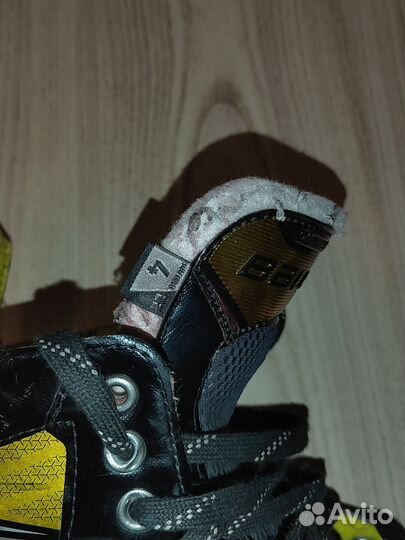 Хоккейные коньки bauer s37
