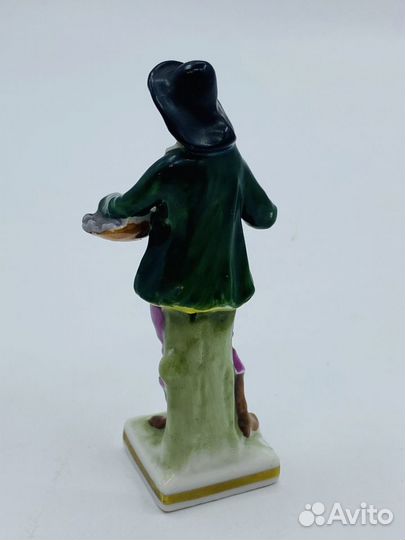 Статуэтка Торговец рыбой 19 в