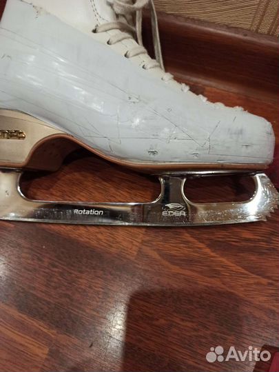 Фигурные коньки Edea 240