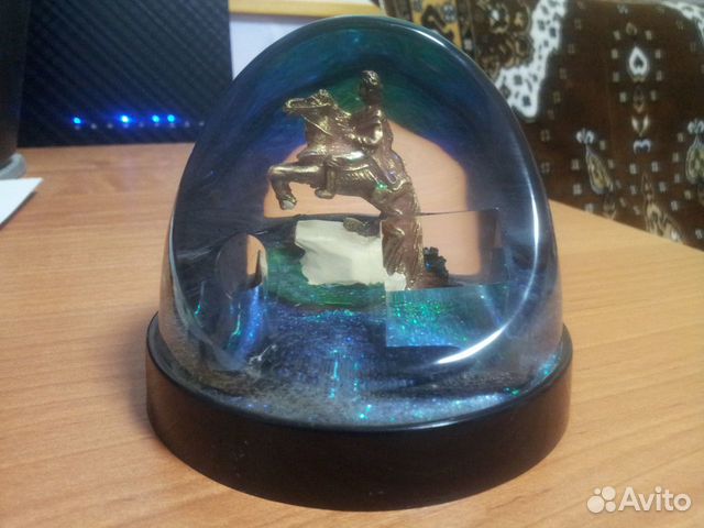 Снежный шар. Подставка под ручки (Санкт-Петербург)