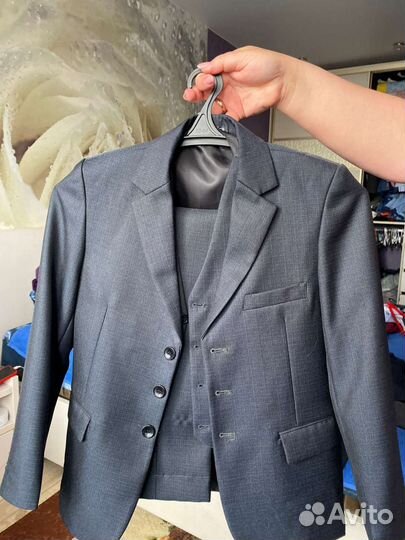 Школьный костюм для мальчика 128 т. серый