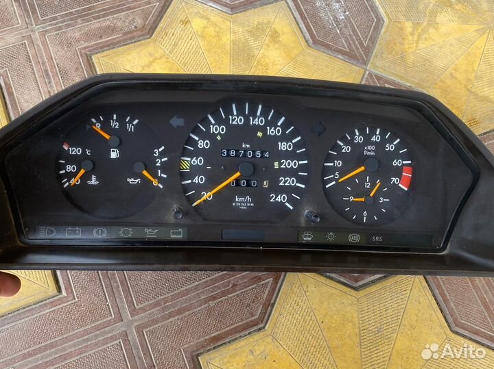 Щиток приборов Mercedes 124 e124 w124