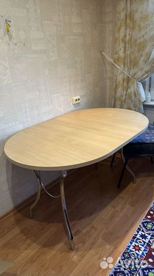 Кухонный стол