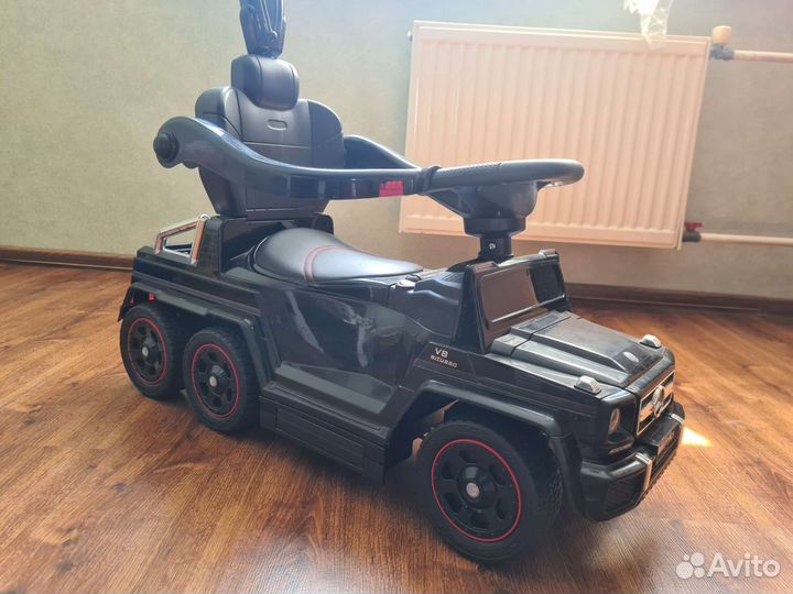 Каталка RiverToys Mercedes-Benz A010AA-H Черный