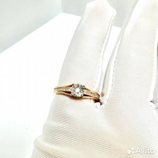 Золотое кольцо с камнем 17,5р