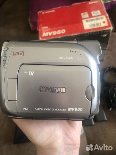 Видеокамера canon MV950