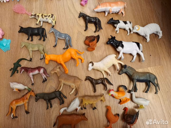 Набор фирменных игрушек