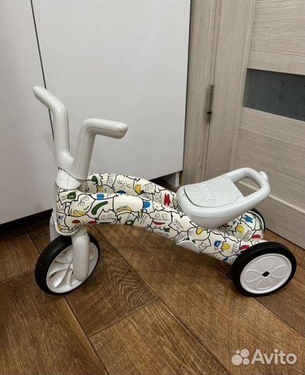 Беговел chillafish bunzi