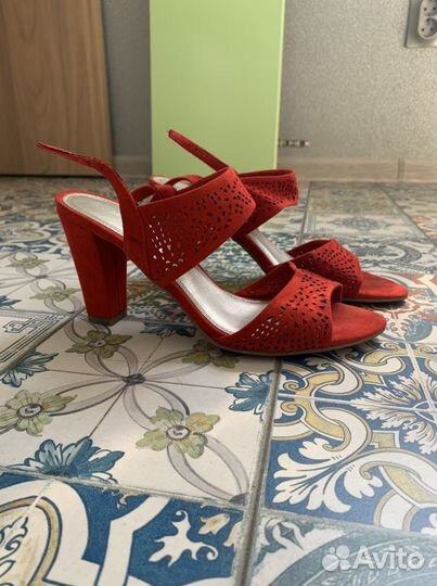 Босоножки женские 38 размер