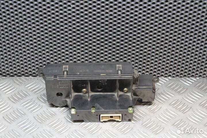 Блок управления климатической установкой Toyota Ch
