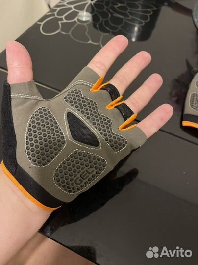 Перчатки спортивные для велосипеда и зимние