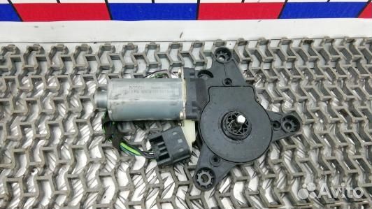 Моторчик стеклоподъемника переднего правого merced