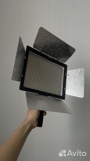 Видеосвет yongnuo 600