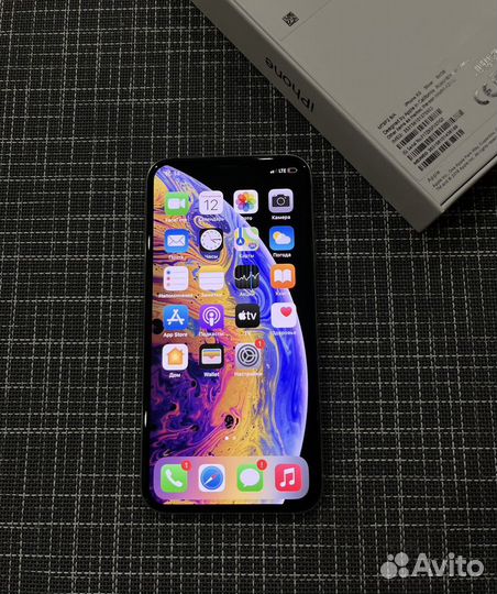 iPhone Xs, 64 ГБ