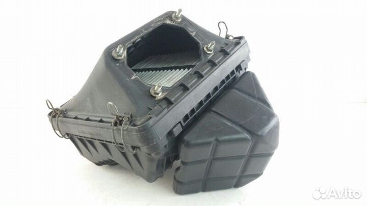 Корпус воздушного фильтра Mitsubishi Pajero Sport