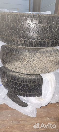 Yokohama Ice Guard F700Z 215/60 R16