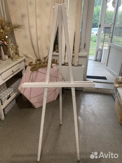 Мольберт белый тринога