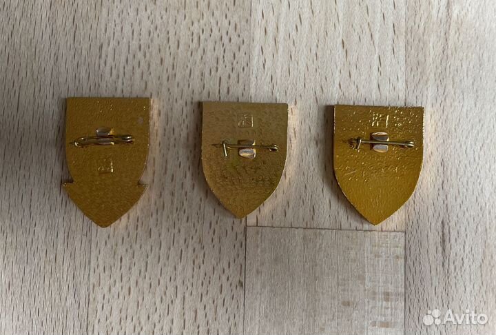 З значка Гербы Молдовы Румынского периода